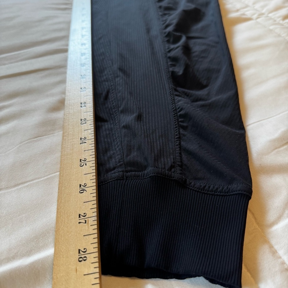 Lululemon Women’s Dance Studio Mid-Rise Jogger 28” Black size 6 Casual Hiking - Picture 14 of 14